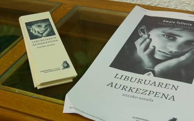 36ko gerra sukaldetik kontatzen duen "Haizelekuak" eleberria Fotoetxe zaharrean