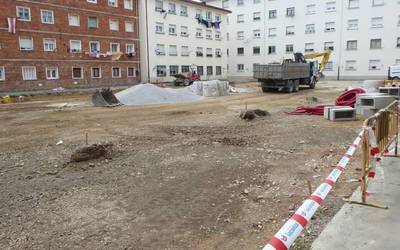 Aparkaleku berriko lanak hasi dira
