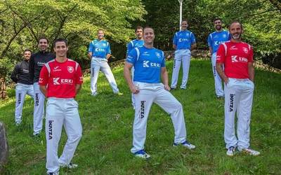 Taldeko pilotariak aurkeztu ditu Upelpilota enpresak