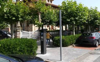 “EH Bildu aparkalekuak erregulatzearen alde ez badago, esan dezala argi eta garbi”