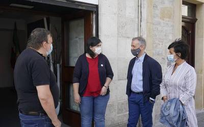 EAJk nagusitasuna berretsi, EH Bildu nabarmen hazi eta VOX legebiltzarrean sartu da