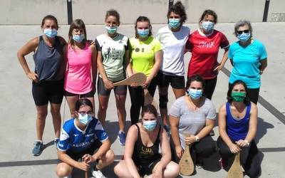 Emakumeen pala txapelketa antolatzeko pausoak eman dituzte gaur