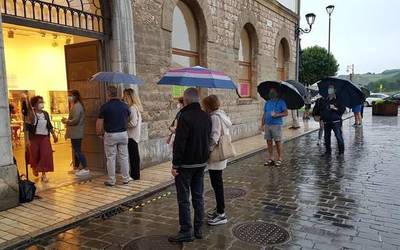 Euria eta ilarak hauteskunde eguneko lehen orduetan