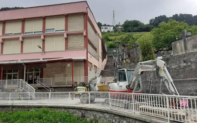 Astelehenean hasiko dira eskolako obrak