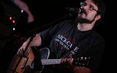 Petti eta John Galdos musikariak bihar, Otala Zelain