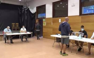 Bideoa: Ezohikoa izaten ari da gaurko hauteskunde eguna