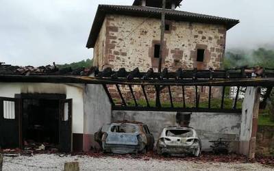 Azpilkuetar bat atxilotu dute herritarrei autoak erretzea leporatuta