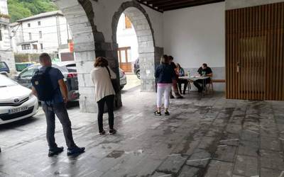 Goizuetako Udalak eskainitako 300 erosketa txartelak saldu dituzte