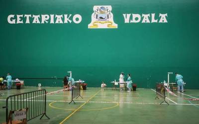 Getariako Dona Doni izozki dendarekin zerikusia izan dutenei koronabirus probak egingo dizkiete