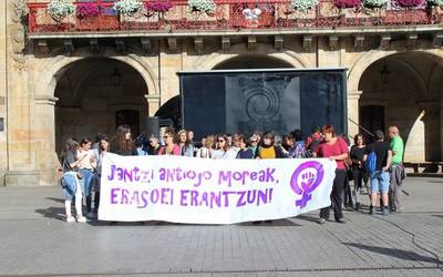 Elkarretaratzea deitu du iluntzerako Oñatiko Sare Feministak