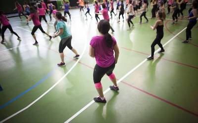 Bihar egingo duten Zumba ikastaroan parte hartzeko aukera dago oraindik