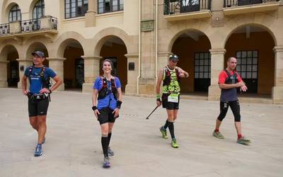 Asteburuan G2H eta Marimurumendi probei keinu eginez hainbat korrikalari animatu ziren kilometroak egitera