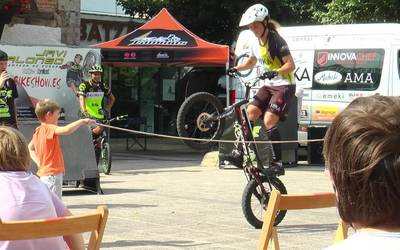 Irene Caminos eta Jabier Alonsoren trial  erakustaldia Altzon