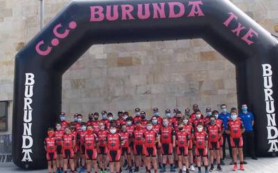 Burunda klubean 47 txirrindulari trebatzen ari dira