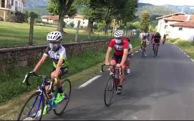 Denboraldi amaierako azken entrenamendua egin dute Aloña Mendiko txirrindulariek