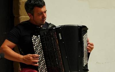 Lehen Lerroan: Aitor Furundarena