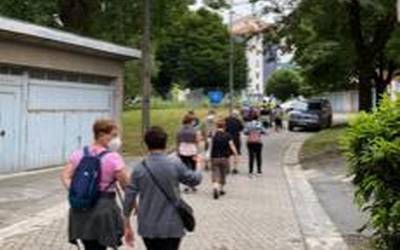 Hogeita bi lagunek parte hartu dute Abadiño Lagunkoiaren lehenengo "ibilaldi osasuntsuan"