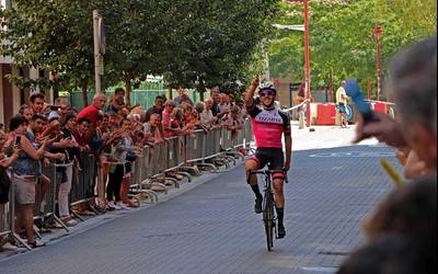 Etxaniz memoriala txirrindulari lasterketa, bertan behera