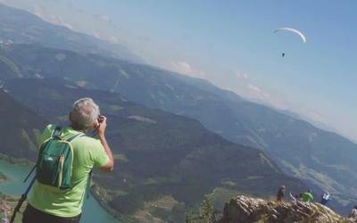 Oinez bizkor eta hegan trebe