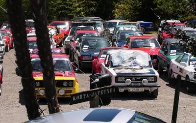 XVII. auto klasikoen rallya ospatu da