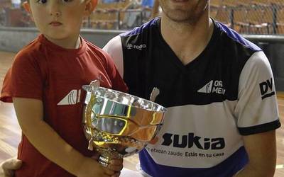 «Kolpe gutxi izatearekin beste ezaugarri batzuk landu behar izan ditut»