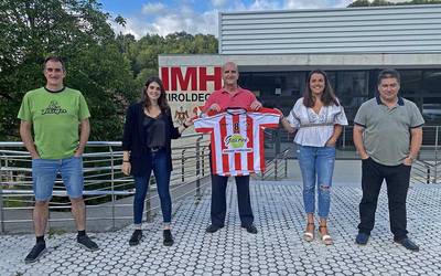 Gaurve Asesores izango da aurrerantzean Sanloko emakumezkoen talde nagusiko babeslea