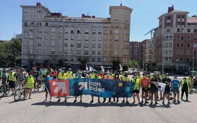 Basauriko espetxetik Bilbora bizikleta martxa egin du Sarek