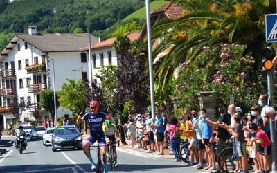 Gama-Muruzabal-Erro y Eugui taldeko Lucas Guillermok irabazi du Berako XVII. Txirrindularitza Saria