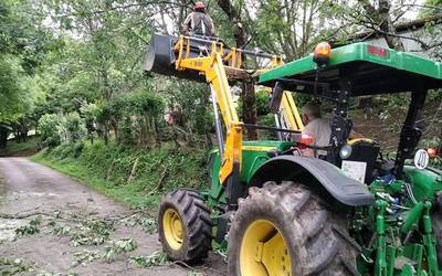Mendiko ibilbideak garbitzeko auzolana eginen dute larunbatean Arantzan