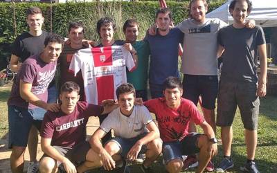 Doneztebe Futbol Taldeko erregionalek joan den denboraldiko entrenatzaileari esker ona adierazi diote