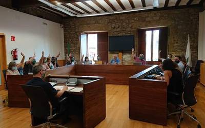 Torreagako etxebizitzak eraikitzeko ezinbestekoa den arau subsidiario aldaketa behin behinean onartu du udalbatzarrak