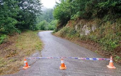 Errepidea itxita dago Ezozi auzoan