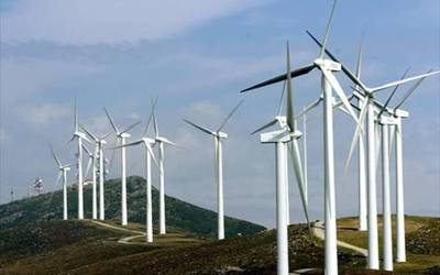 Lesakan egin nahi duten parke eolikoaren aurkako alegazio eta sinadurak aurkeztu dituzte