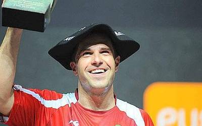 Aimar Olaizolak Baikorekin urtebeterako berritu du kontratua