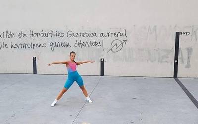 Borroka eta azal arrotzak Odietako dantzagunean