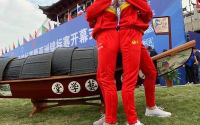 Kirol beka bat eskatzeko proiektua jarri dute martxan Irati Osa eta Arantza Toledo piraguistek