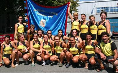 Duela hamar urte irabazi zuen lehen bandera Orioko emakumezkoen traineruak