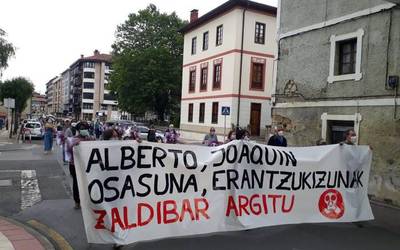 Zaldibar Argitu: "Elkartasuna helarazi nahi diegu Sololuzeren eta Beltranen senitartekoei"