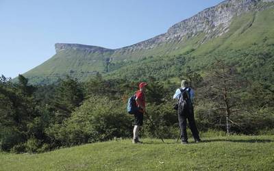 Sopeñako bidea: Urduñatik Artziniegara historian barrena