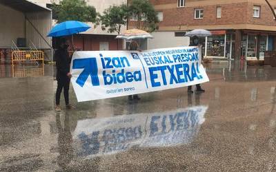 Euskal Preso Politikoen eskubideak aldarrikatu zituzten atzo