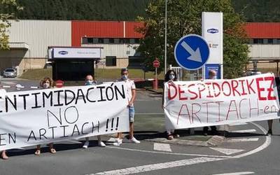 Kaleratzea egon da Artiach enpresan eta lanuzteak deitu dituzte sindikatuek