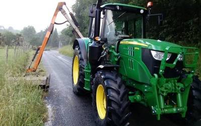Baserri bideak garbitzeko lanak