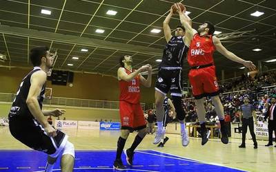 Taldeak osatuta, sasoi berria hasteko prest dago Iraurgi SB