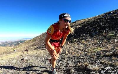 Ainara Uribarrik marka berria ezarri du Veleta gailurrera igo eta jaisten