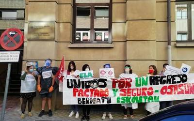 Kontingentzia plana negoziatzeko eskatu dio hezkuntza komunitateak gobernuari