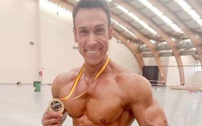 Joaquin Sol kulturistak urrea lortu du Marbella Hiria Txapelketan