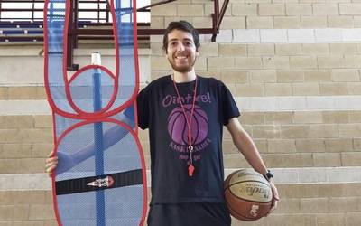 Ointxe!-ren emakumezkoen senior mailako entrenatzailearekin berbetan