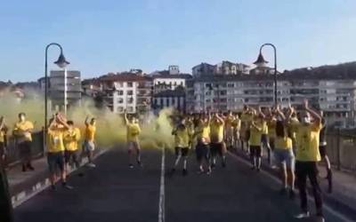 Estropalariak zaleen buila artean atera dira herritik