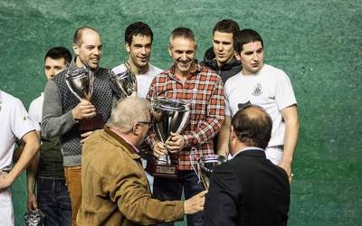 "Txapelketak aurrera ateratzen saiatu beharra dago, hau ezin delako gelditu"