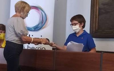 Sarako Unax Aizpuruak irabazi du Lazkao Txiki Bertsopaper Lehiaketa